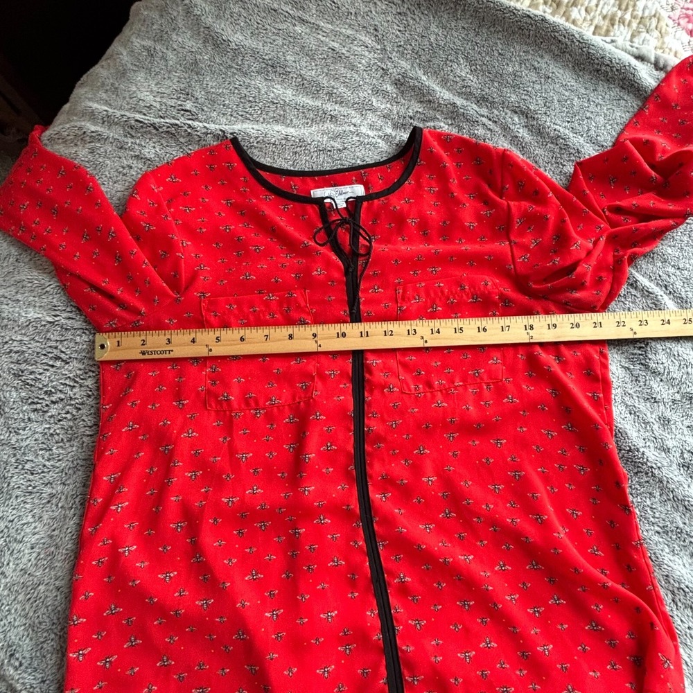 Libby Edelman Womens Top Large Red Bee Novelty Print Career V‎ Neck Insect 18192 - Picture 4 of 7